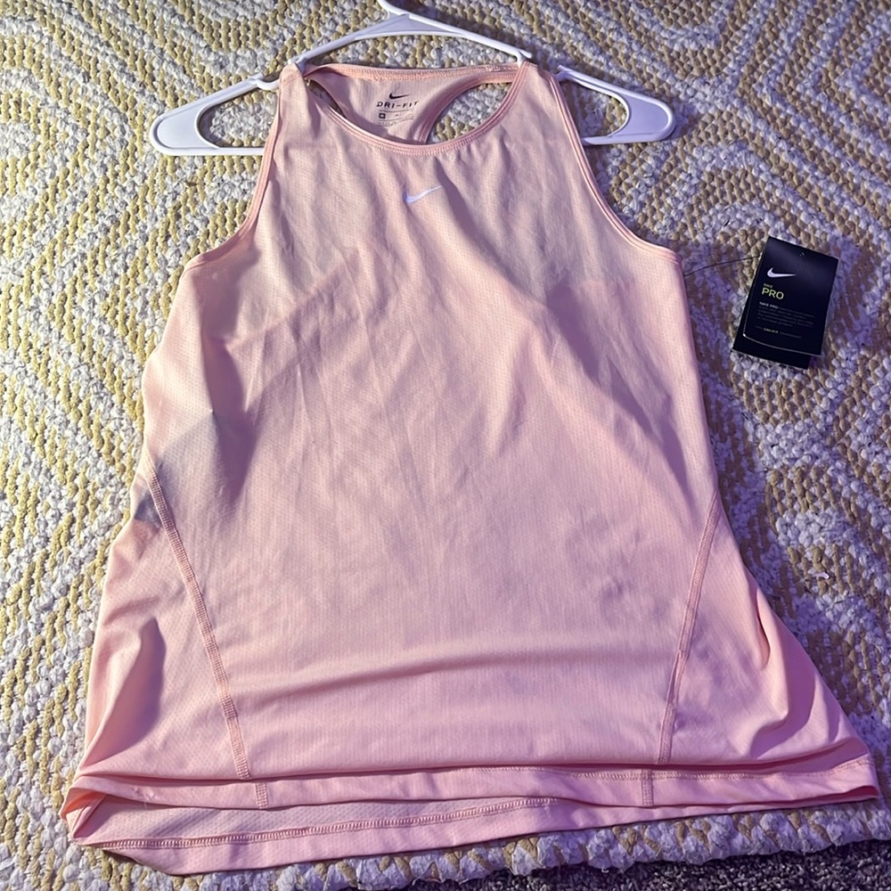 Nike peach working out shirt